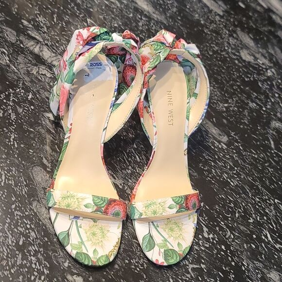 BRAND NEW NINE WEST KOBS ANKLE BOWNOT TIE SANDAL (WOMEN) - Picture 3 of 16